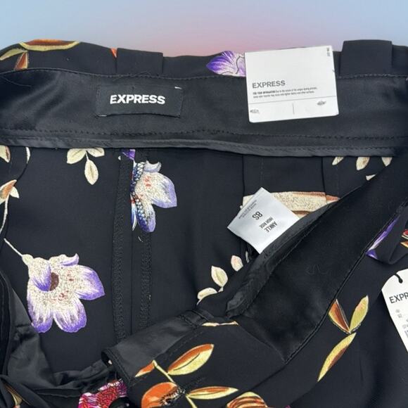 EXPRESS Women’s 8S Black Floral Casual Pants - Picture 3 of 4